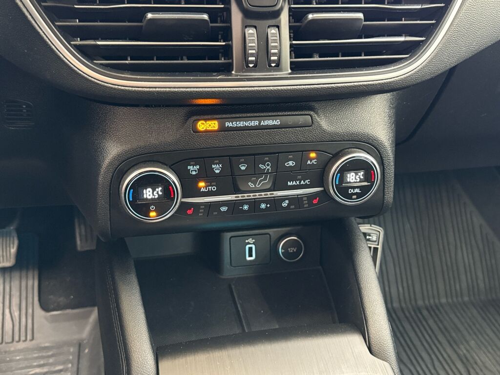 Ford Focus 2019 Valkoinen