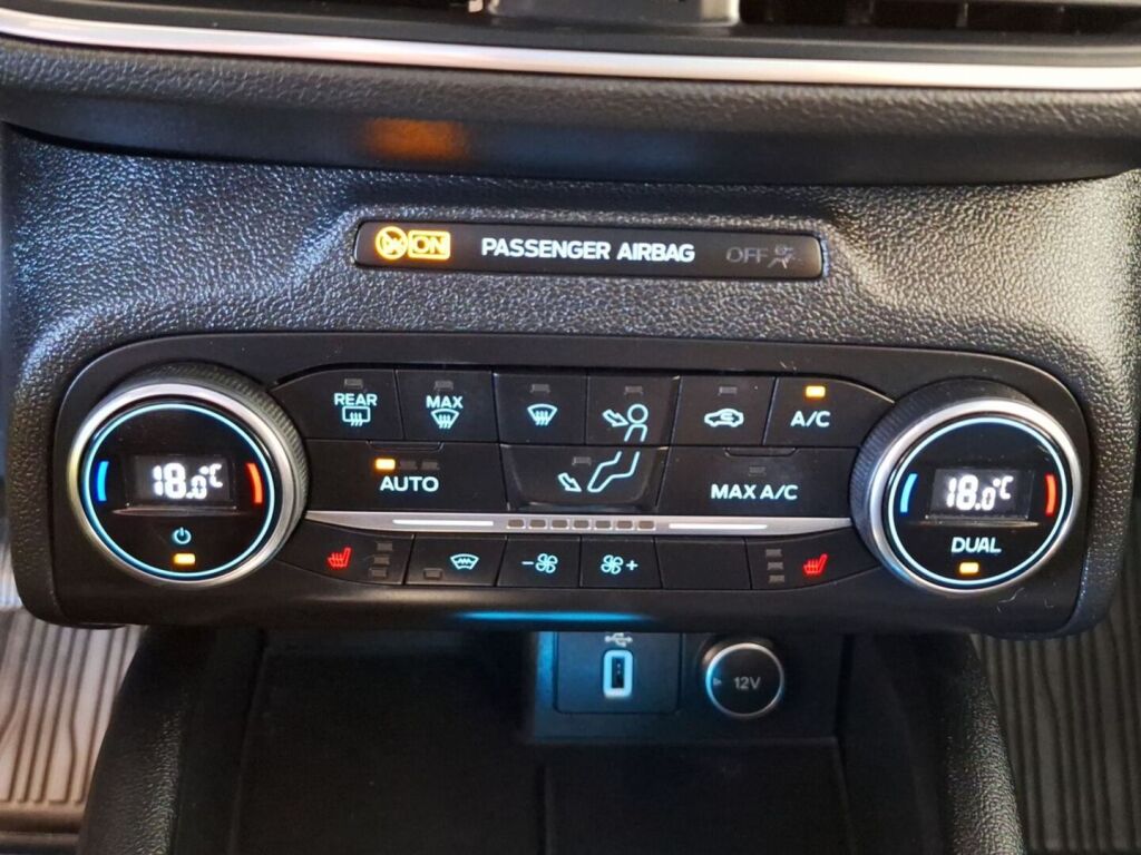 Ford Focus 2019 Musta
