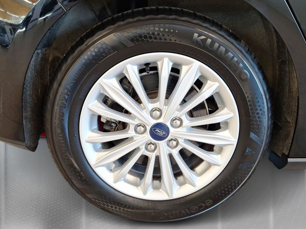 Ford Focus 2019 Musta