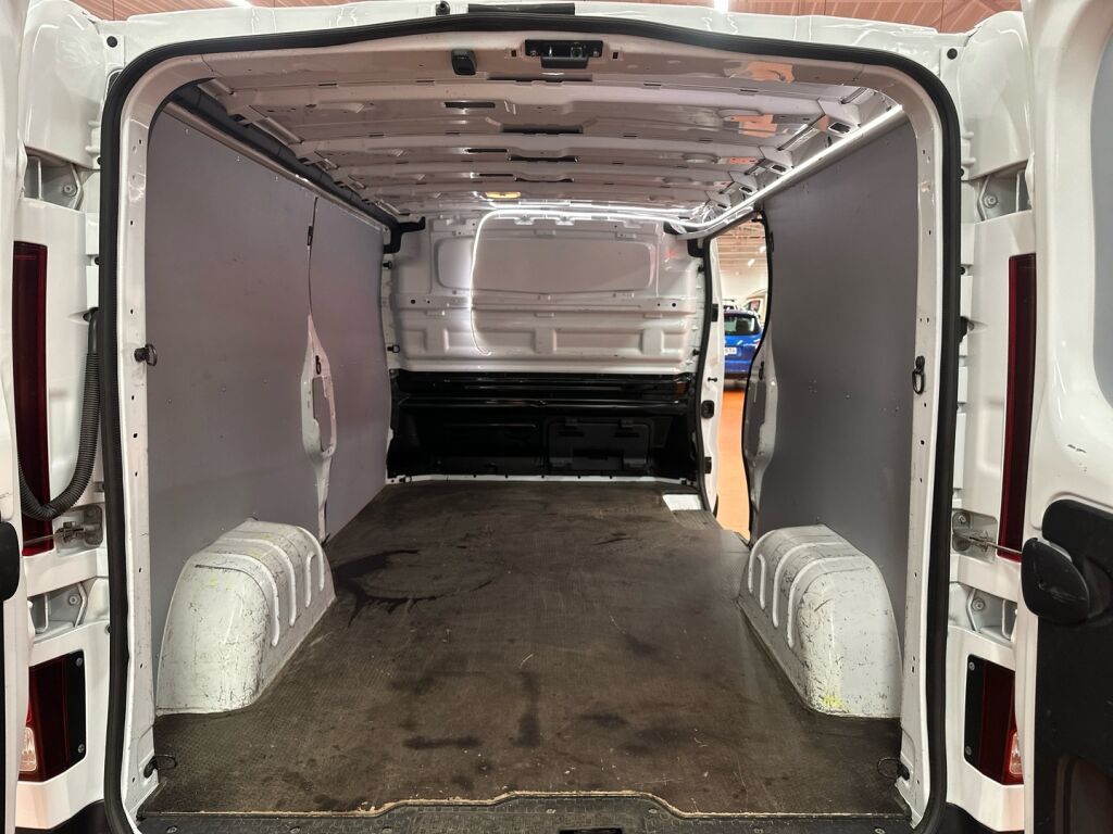 Nissan NV300 2019 Valkoinen