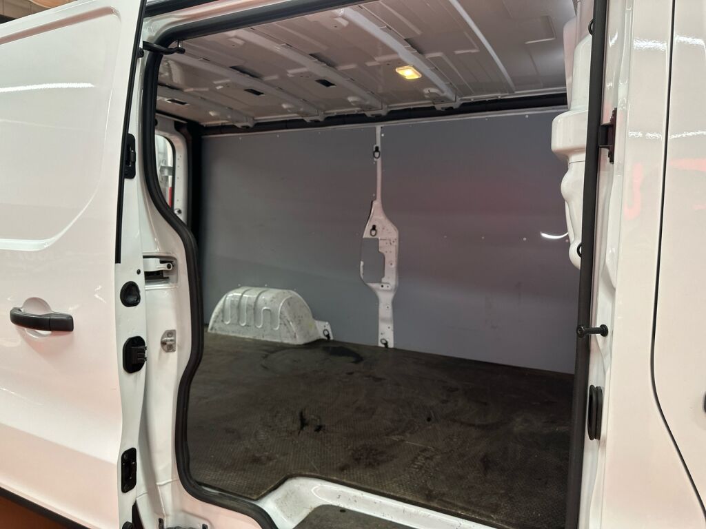 Nissan NV300 2019 Valkoinen