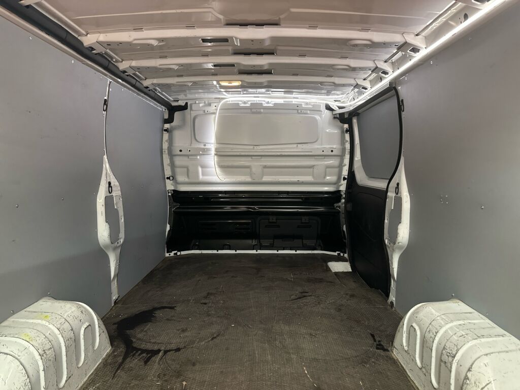 Nissan NV300 2019 Valkoinen