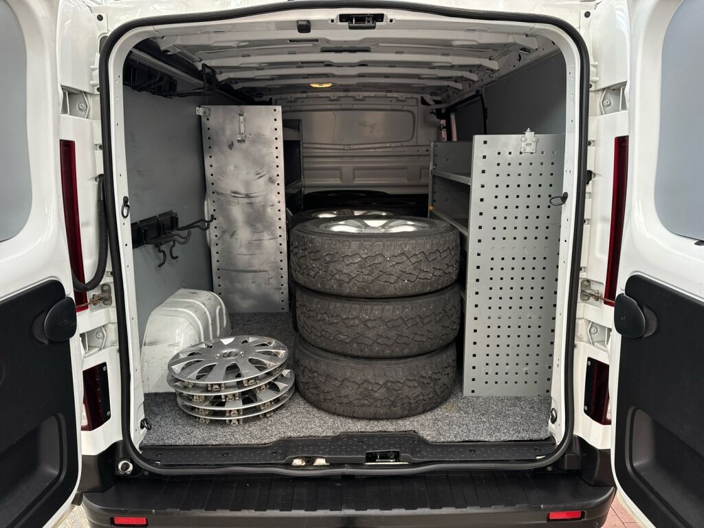 Nissan NV300 2019 Valkoinen