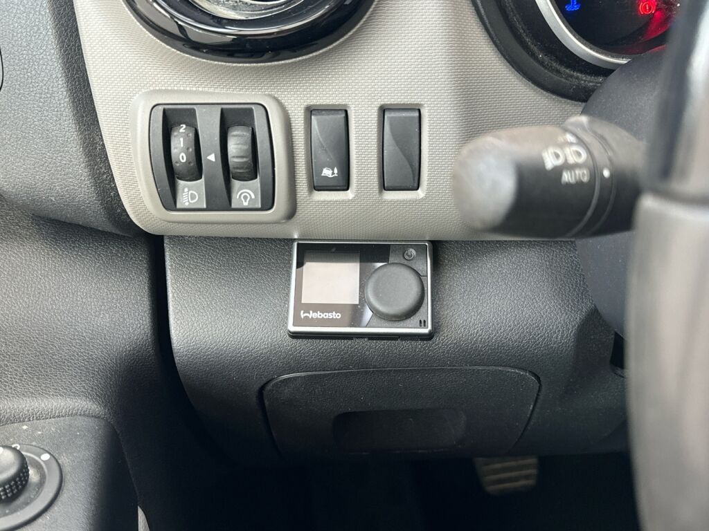 Nissan NV300 2019 Valkoinen