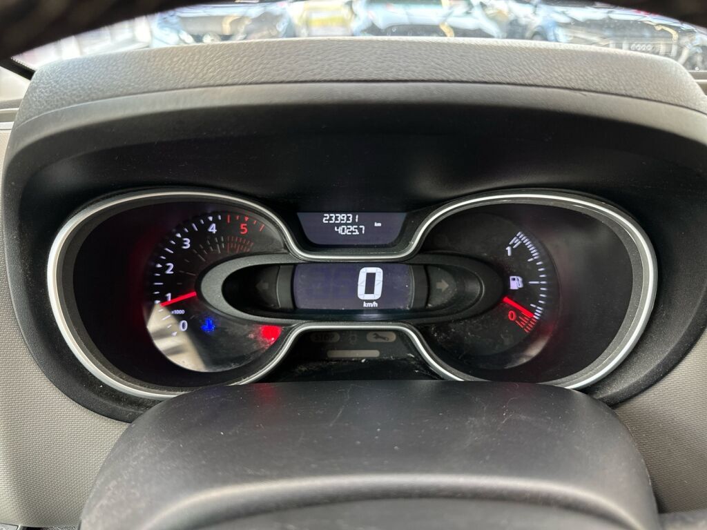 Nissan NV300 2019 Valkoinen