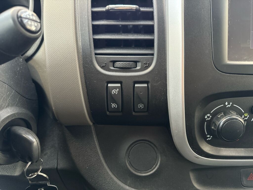 Nissan NV300 2019 Valkoinen