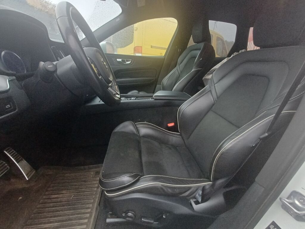 Volvo XC60 2019 Valkoinen