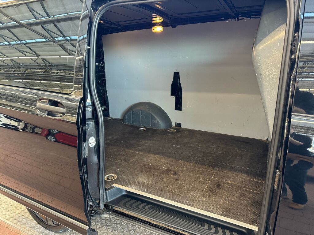 Mercedes-Benz Vito 2019 Musta