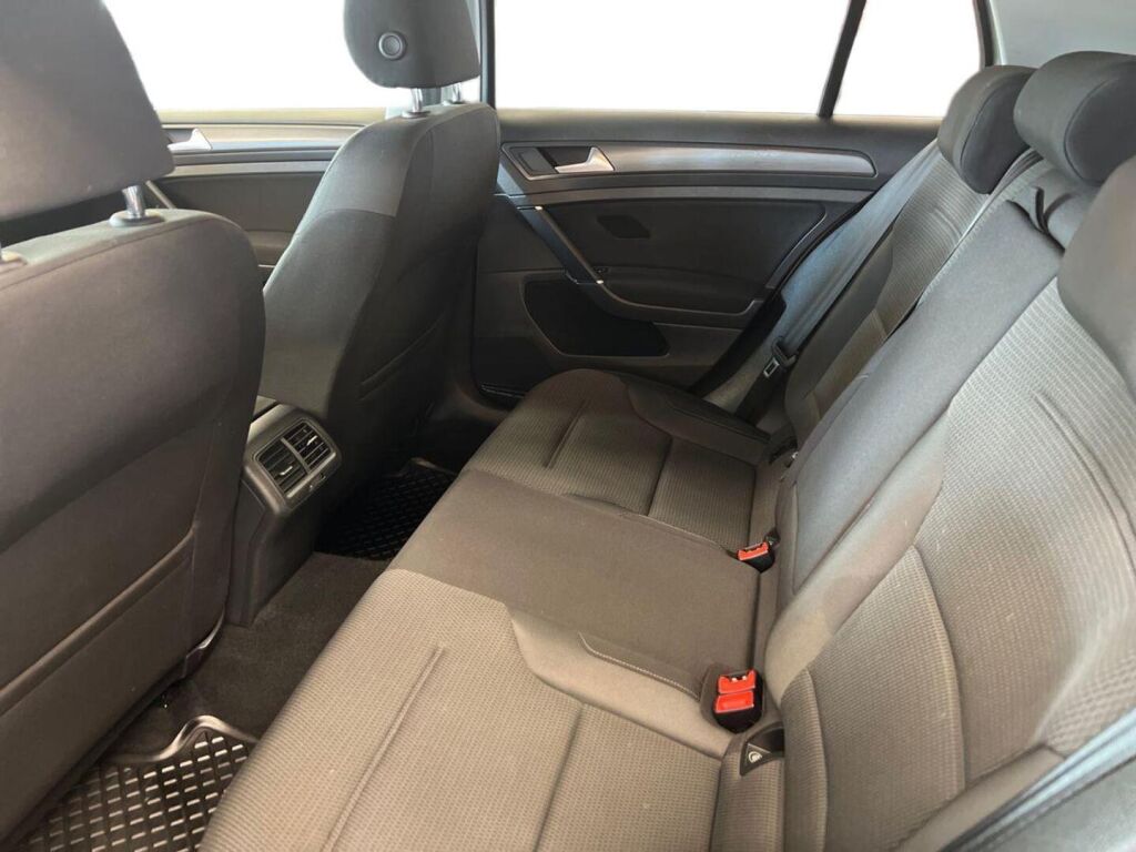 Volkswagen Golf 2019 Harmaa