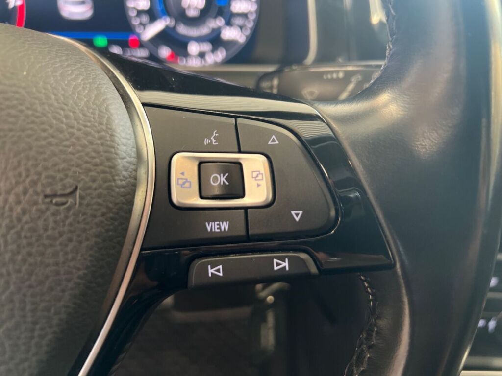 Volkswagen Golf 2019 Harmaa