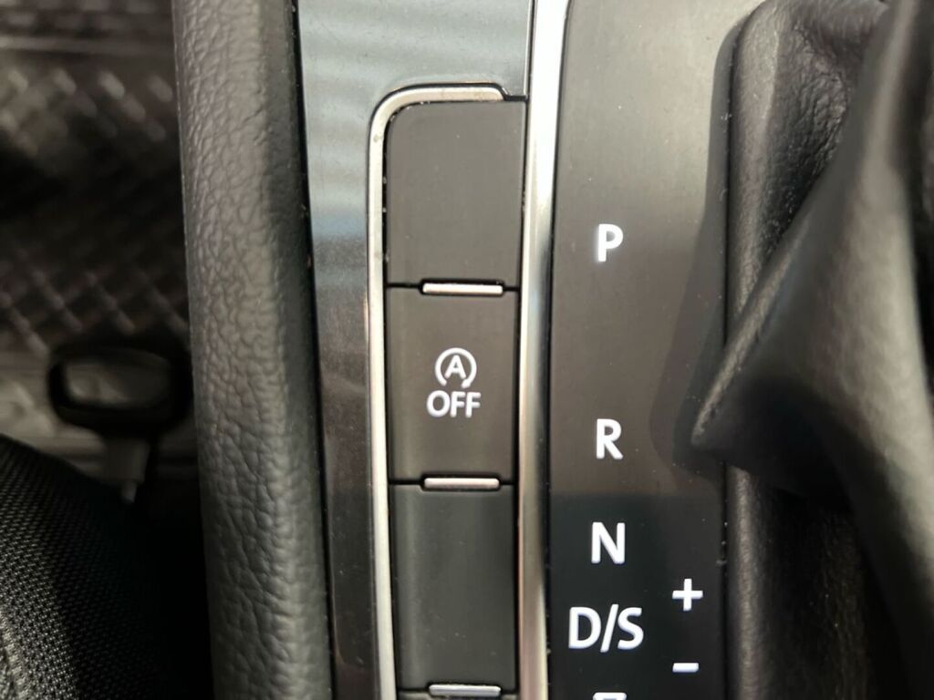 Volkswagen Golf 2019 Harmaa