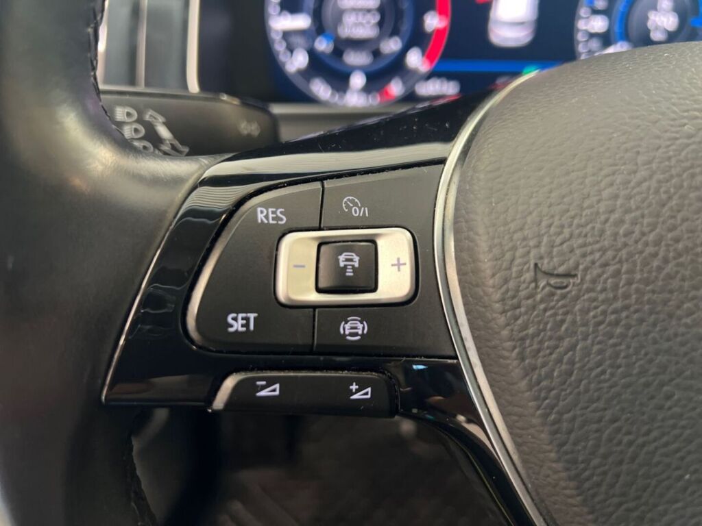 Volkswagen Golf 2019 Harmaa