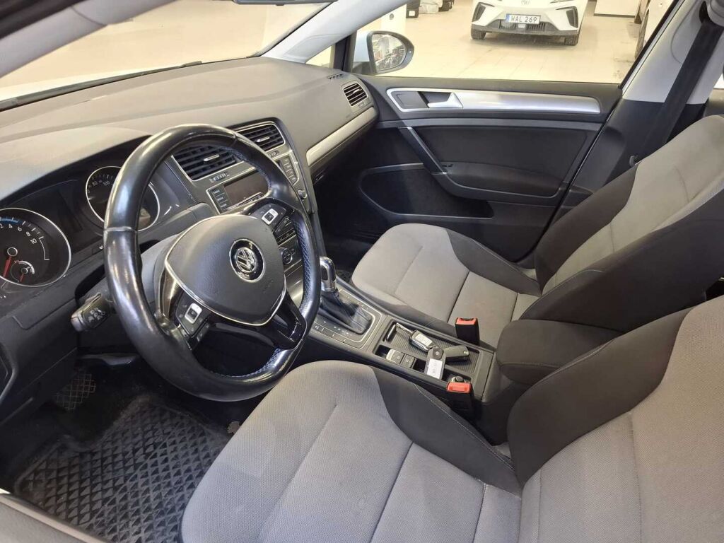 Volkswagen Golf 2015 Valkoinen