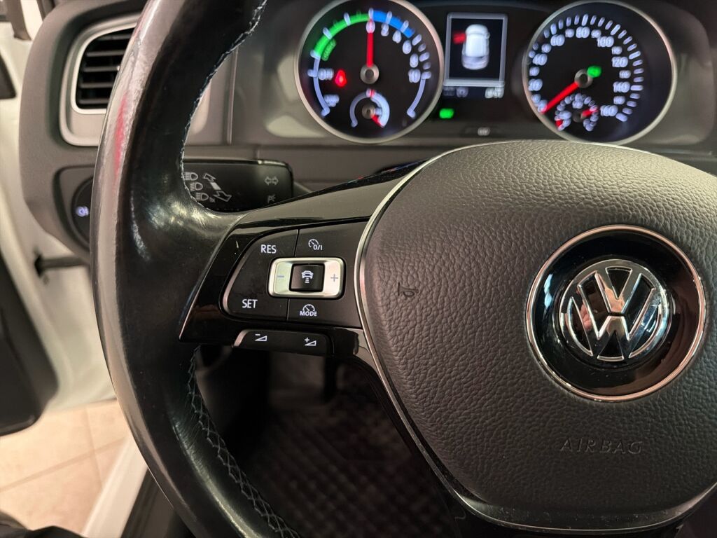 Volkswagen Golf 2015 Valkoinen