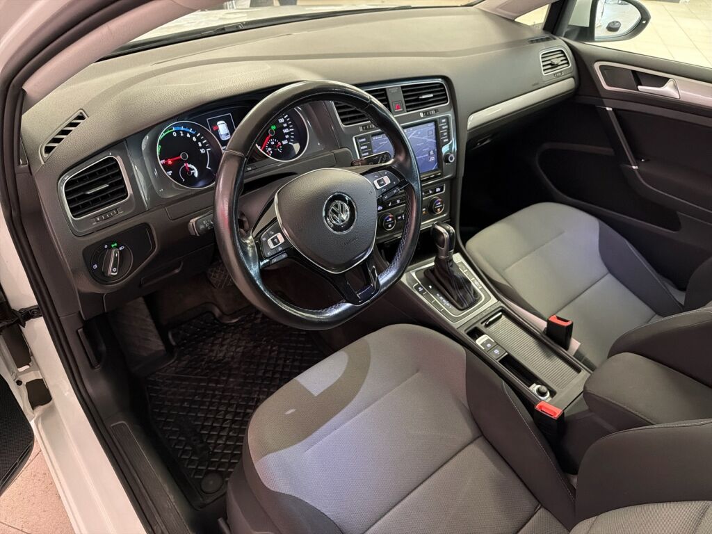 Volkswagen Golf 2015 Valkoinen