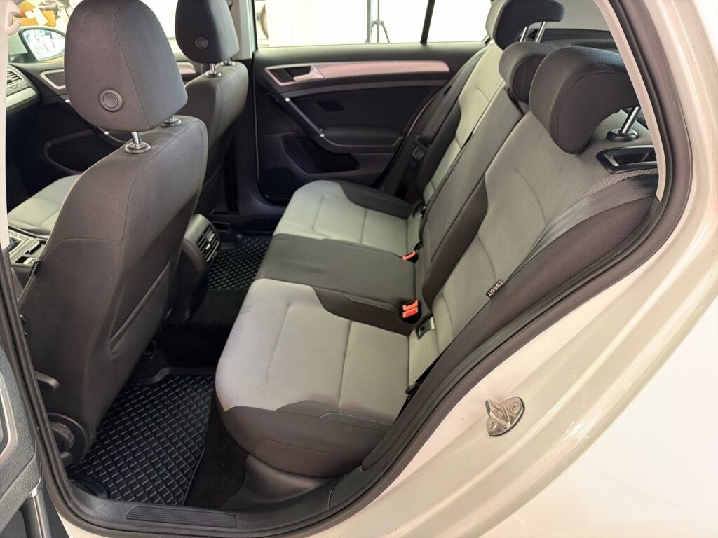 Volkswagen Golf 2015 Valkoinen