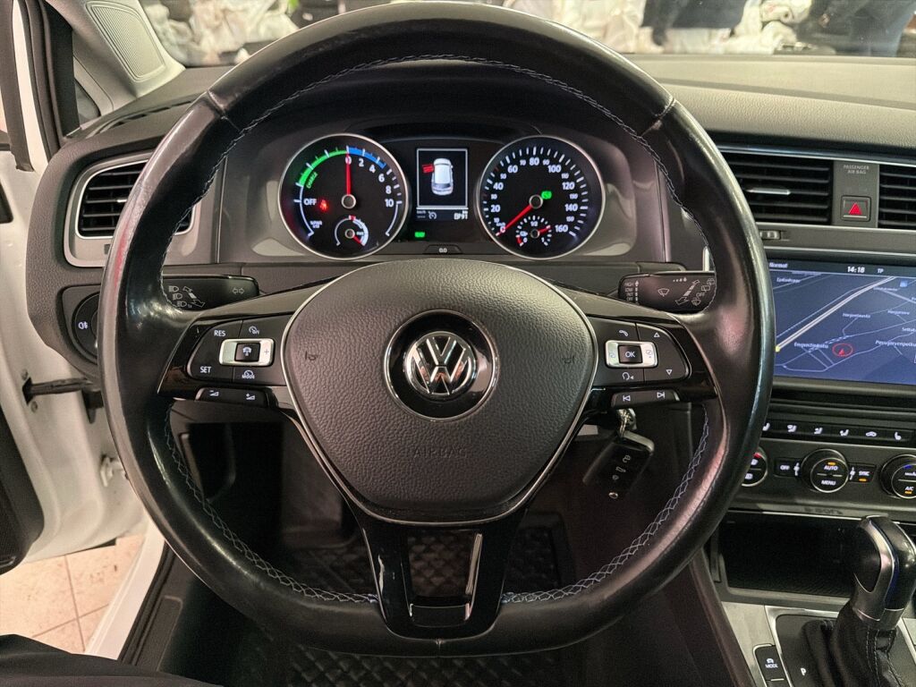 Volkswagen Golf 2015 Valkoinen
