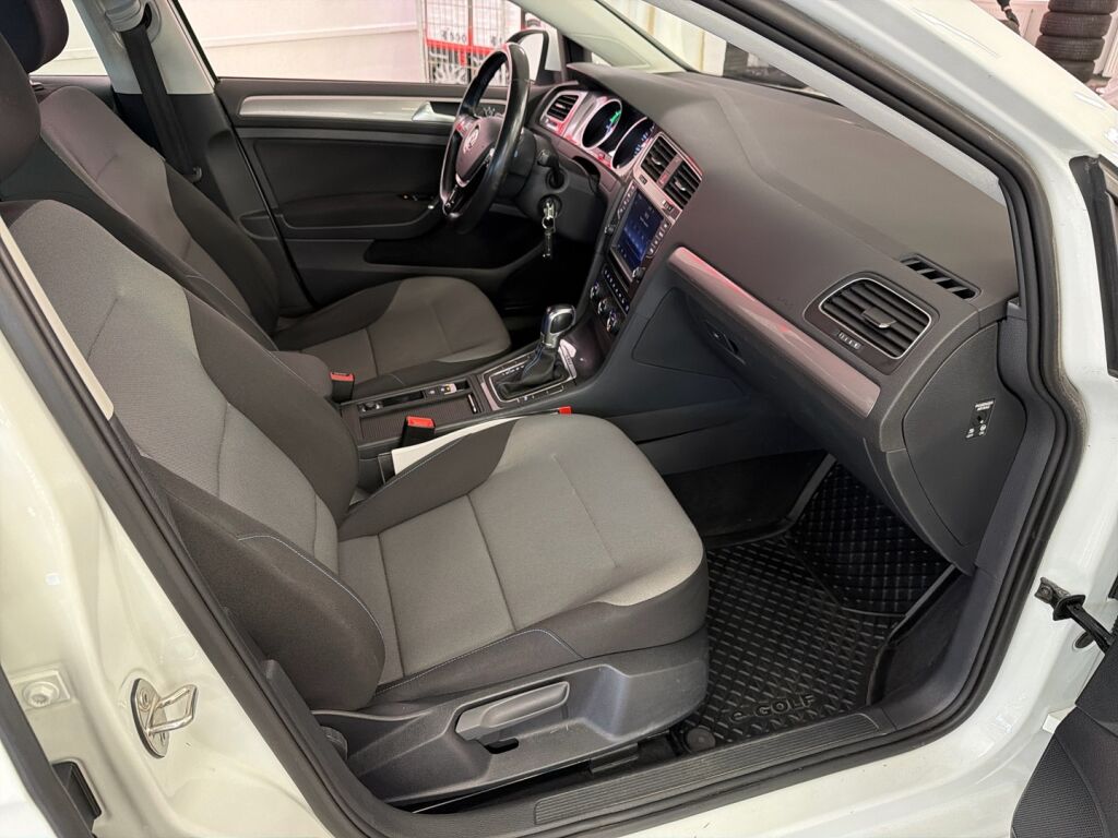 Volkswagen Golf 2015 Valkoinen