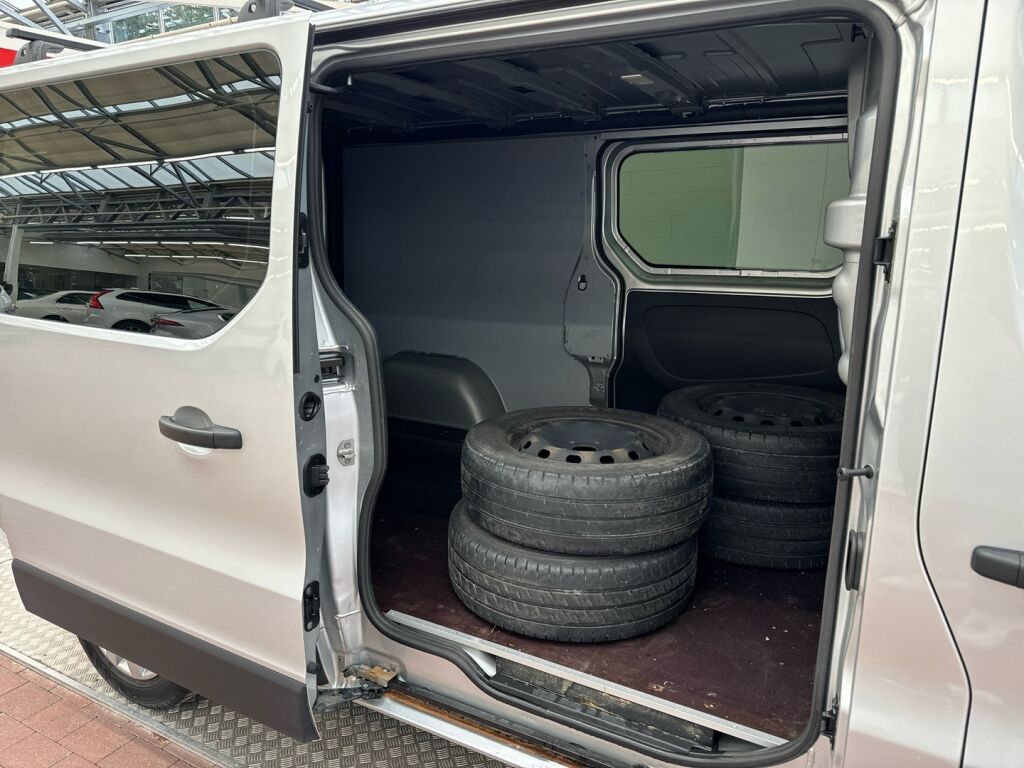 Opel Vivaro 2019 Harmaa