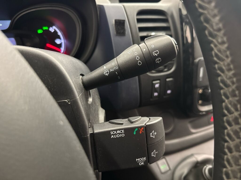 Opel Vivaro 2019 Harmaa