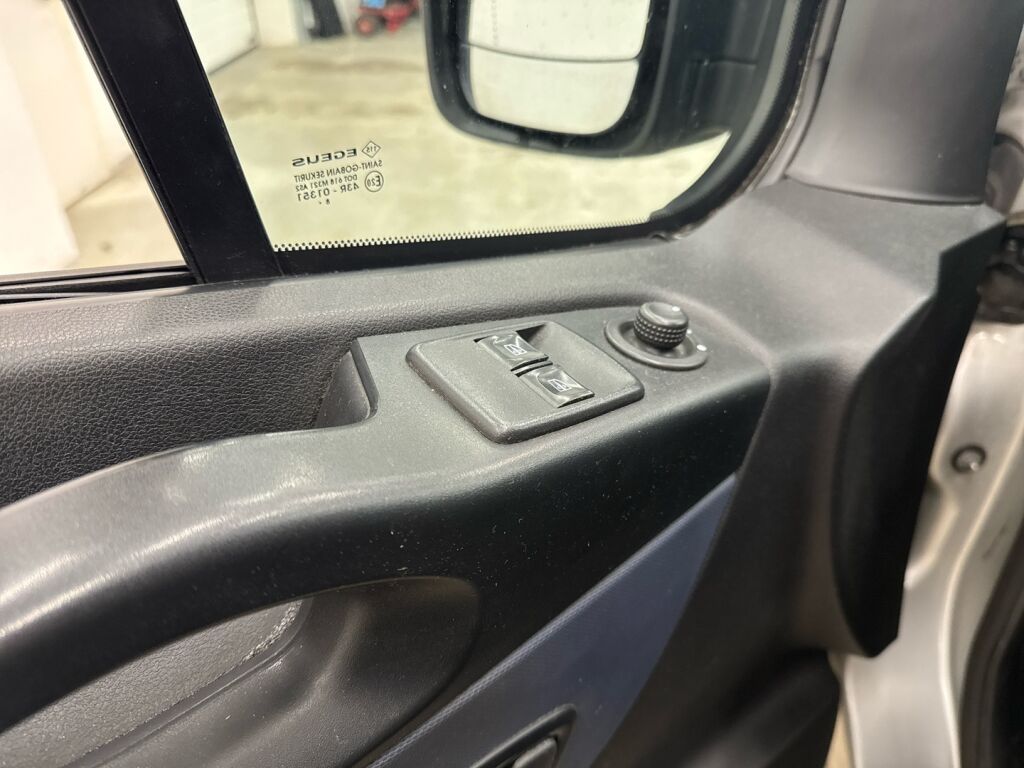 Opel Vivaro 2019 Harmaa