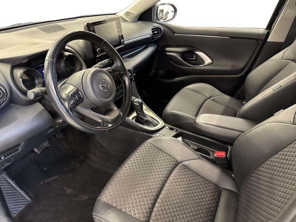 Mazda 2 2022 Musta
