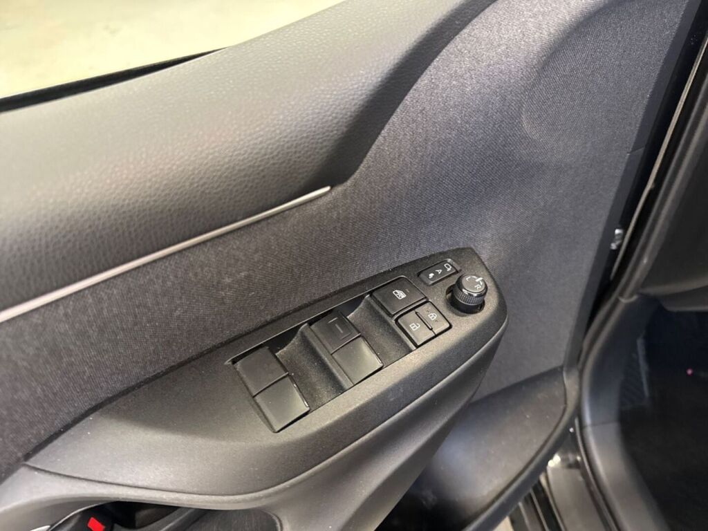 Mazda 2 2022 Musta