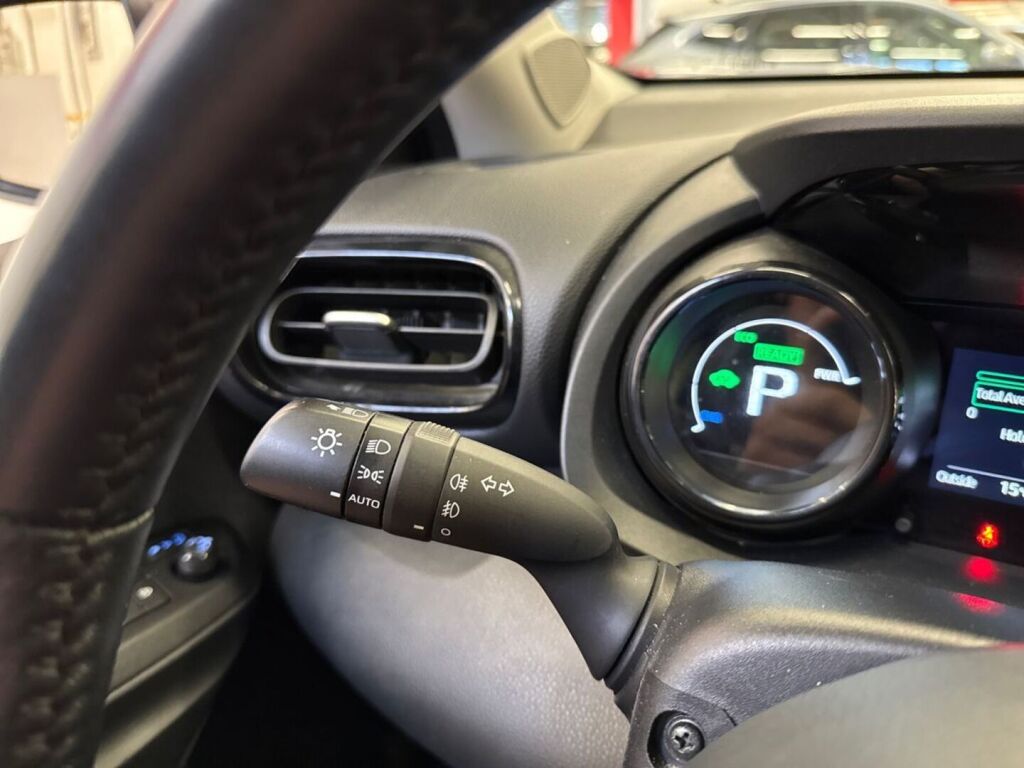 Mazda 2 2022 Musta