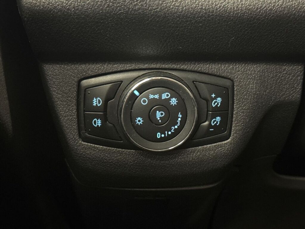 Ford Transit Courier 2019 Valkoinen