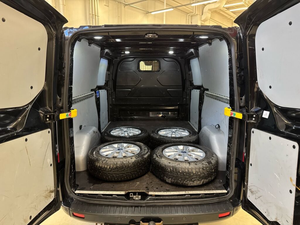 Ford Transit Custom 2019 Musta