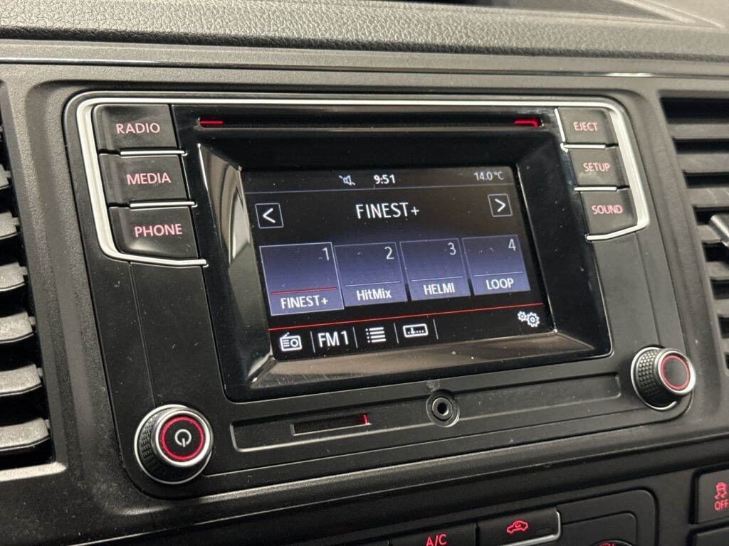 Volkswagen Transporter 2019 Punainen