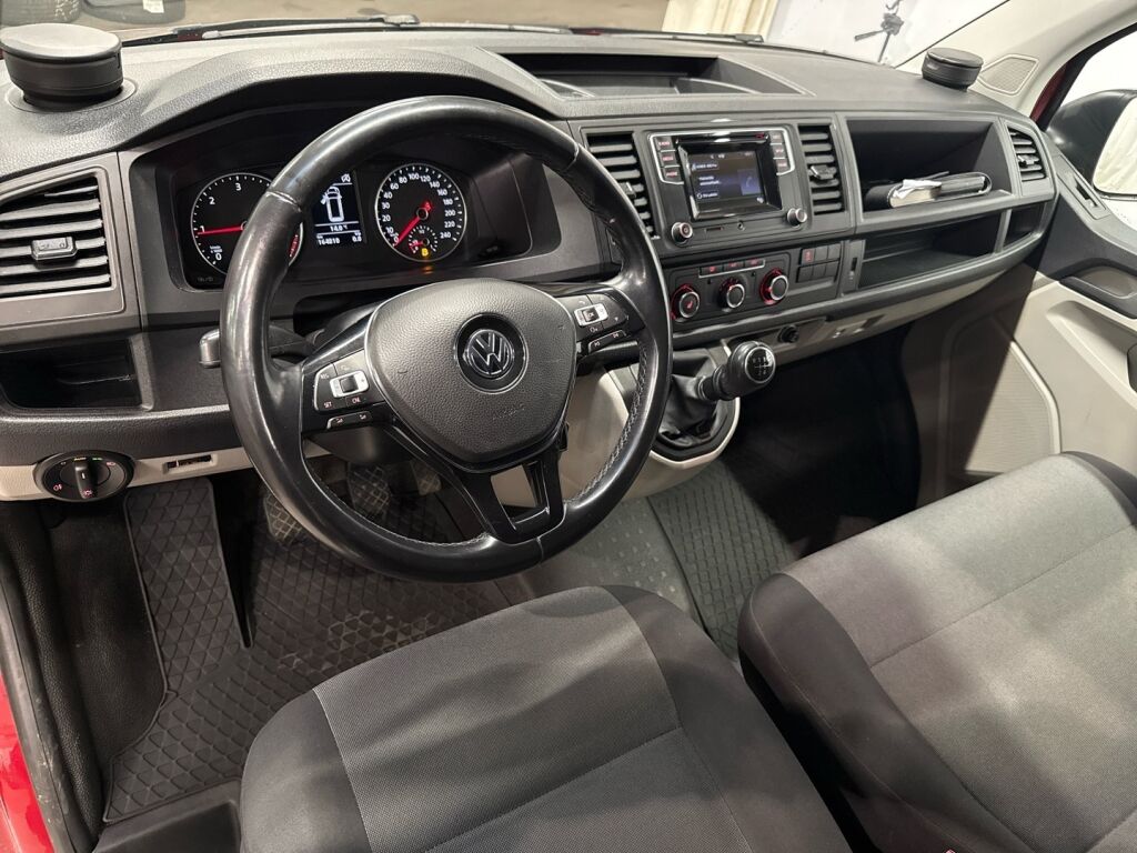 Volkswagen Transporter 2019 Punainen
