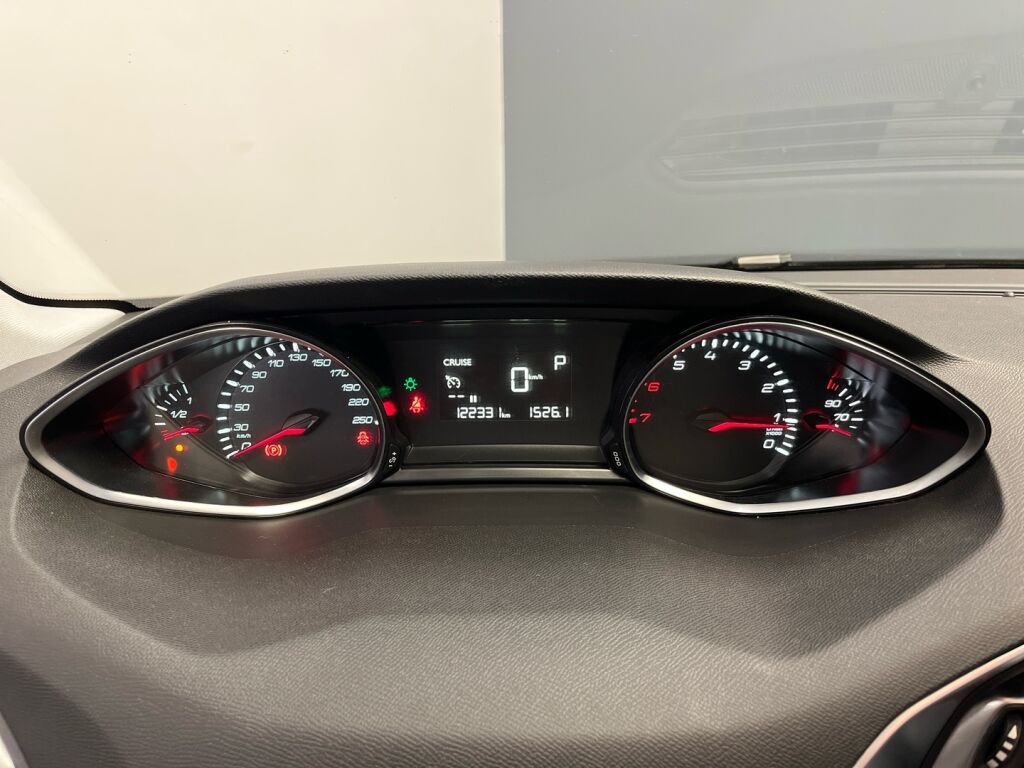 Peugeot 308 2019 Musta