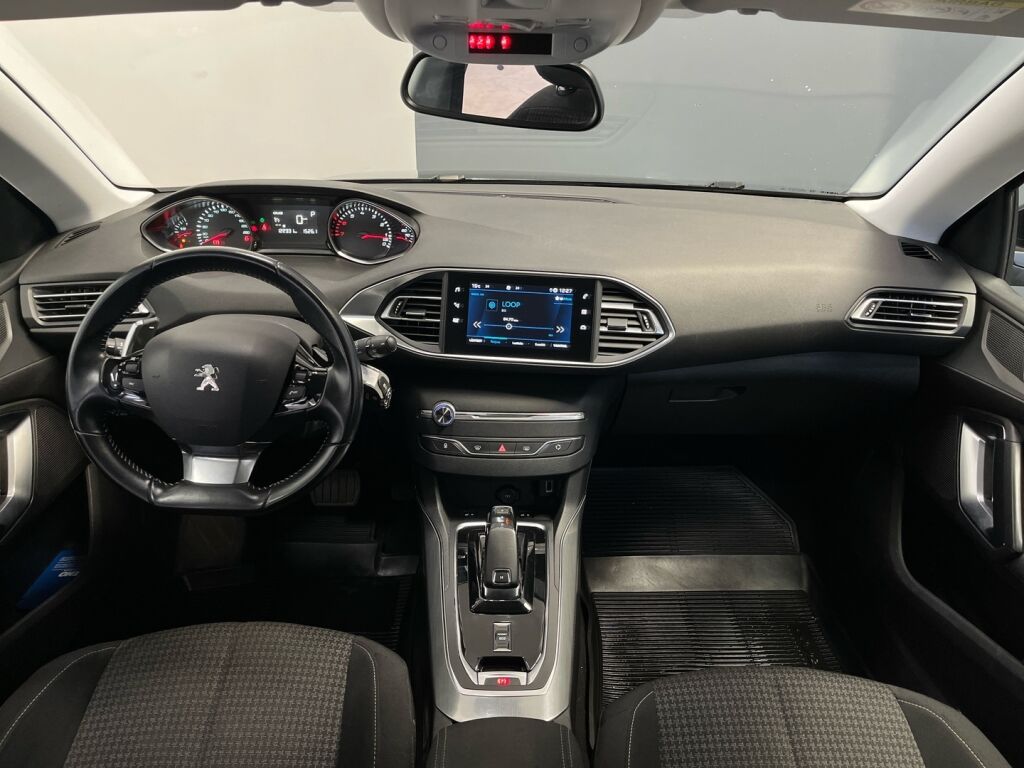 Peugeot 308 2019 Musta