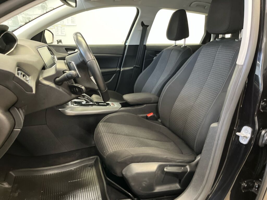 Peugeot 308 2019 Musta