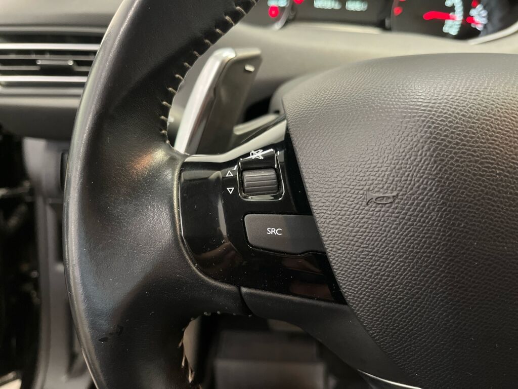 Peugeot 308 2019 Musta