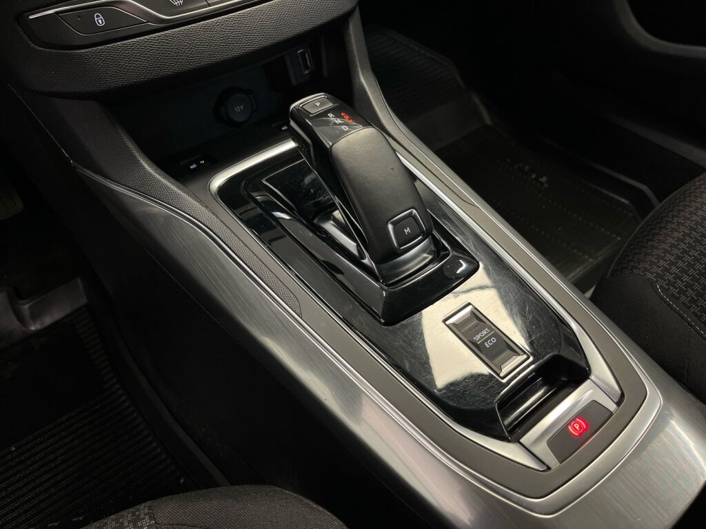 Peugeot 308 2019 Musta