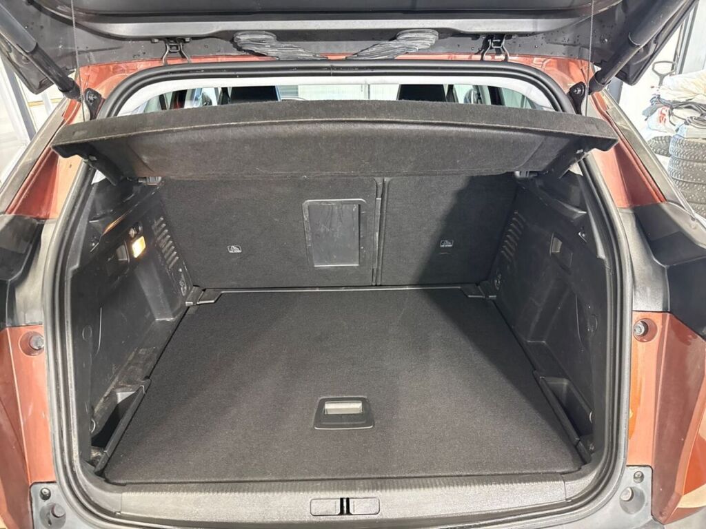 Peugeot 3008 2019 Musta