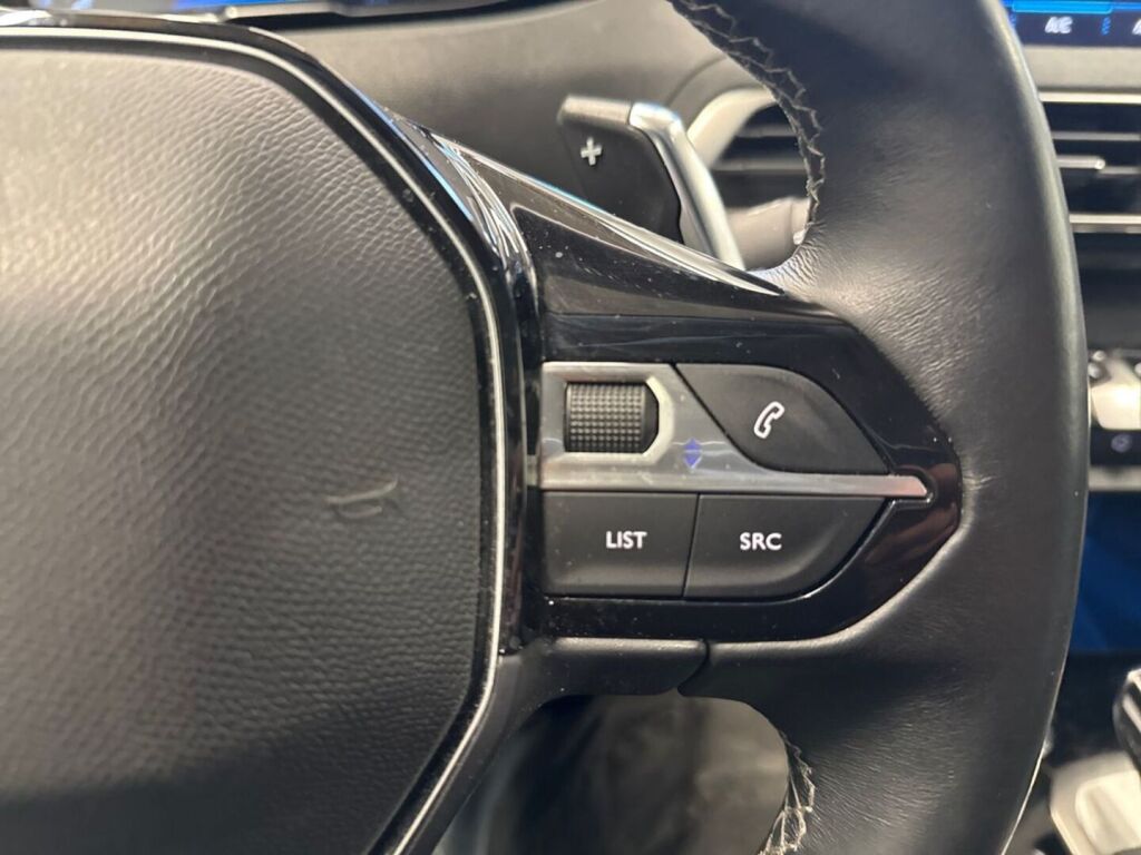 Peugeot 3008 2019 Musta