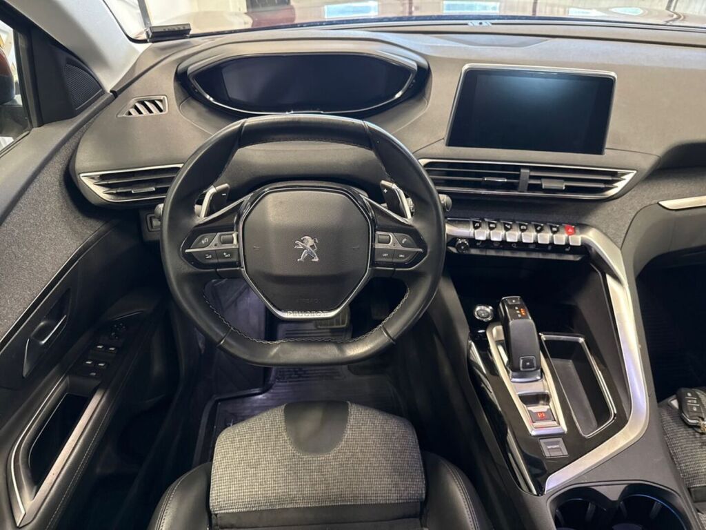 Peugeot 3008 2019 Musta