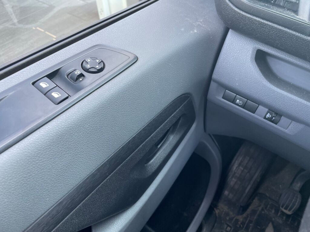 Toyota Proace 2019 Musta