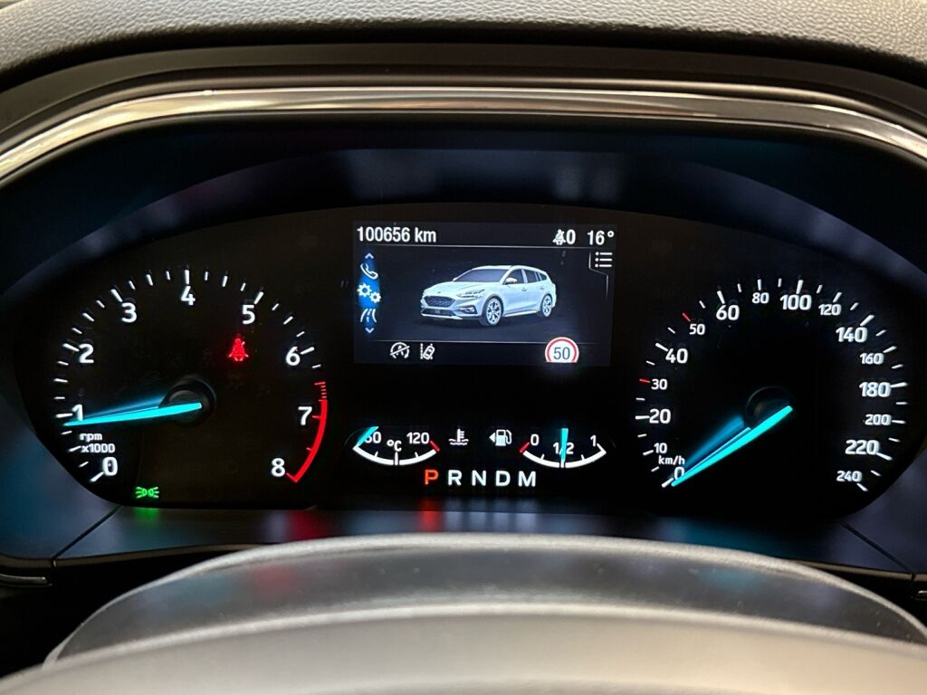 Ford Focus 2019 Punainen