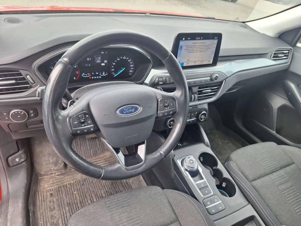 Ford Focus 2019 Punainen