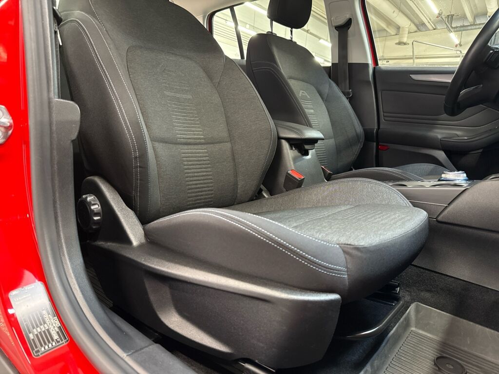 Ford Focus 2019 Punainen