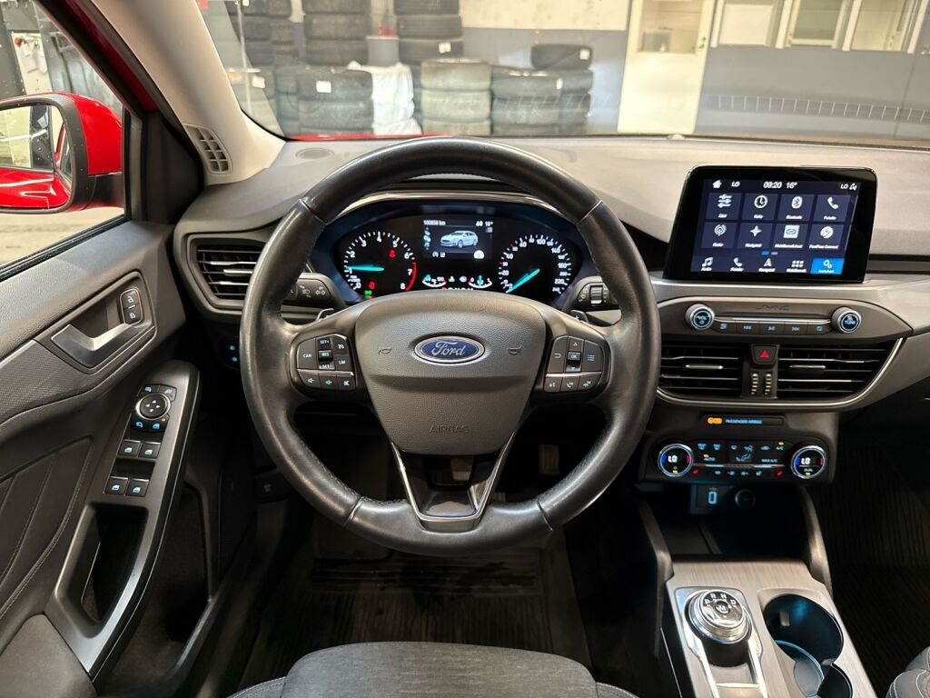 Ford Focus 2019 Punainen
