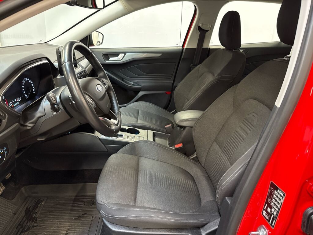 Ford Focus 2019 Punainen