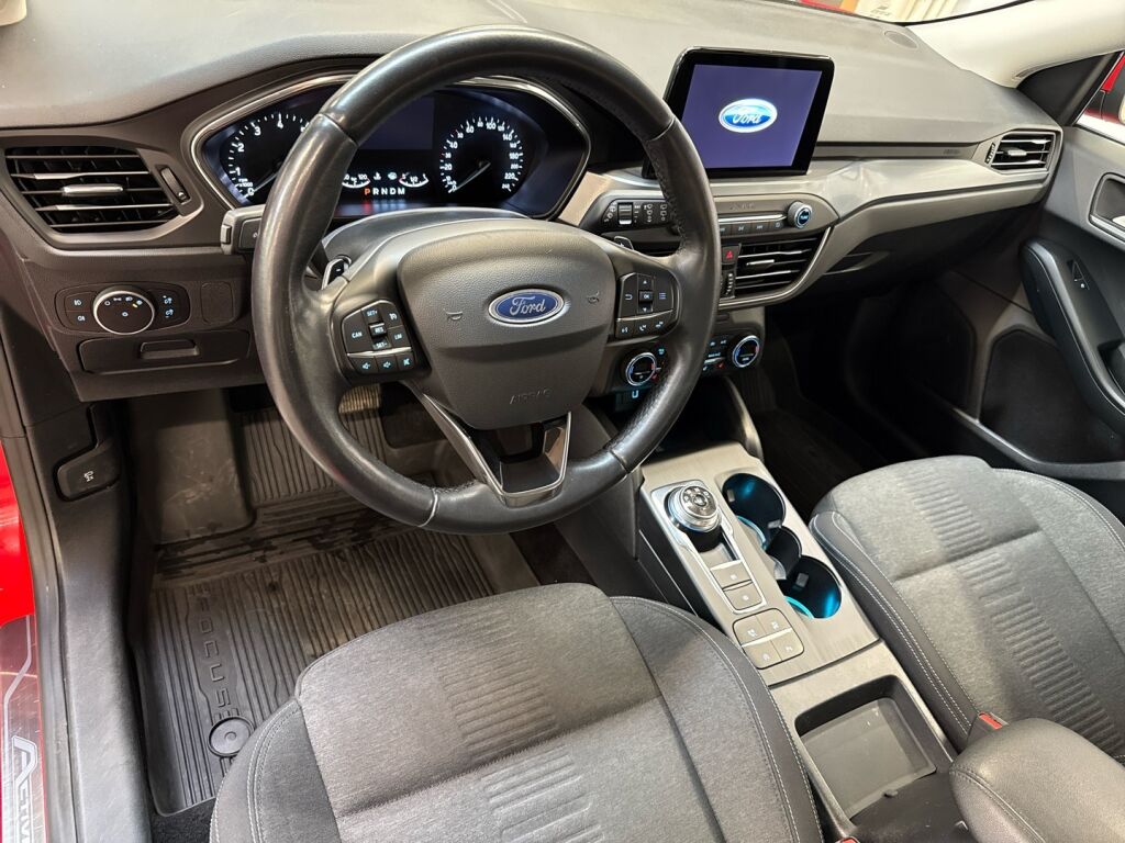 Ford Focus 2019 Punainen