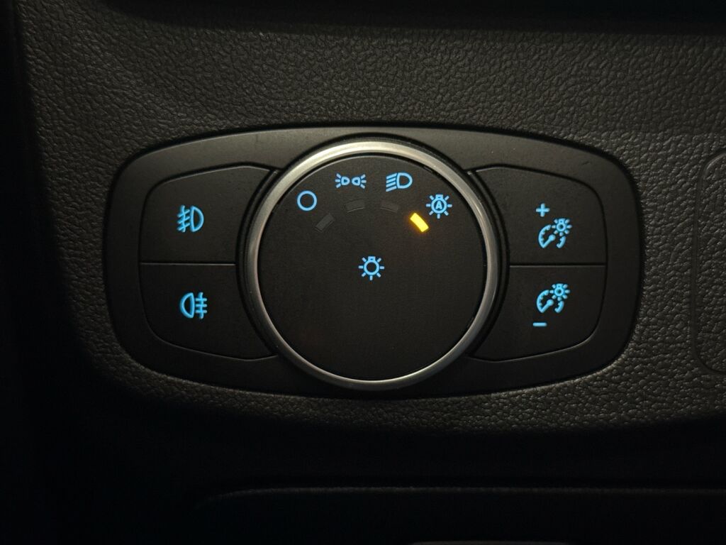 Ford Focus 2019 Punainen