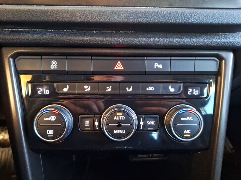 Volkswagen T-Roc 2019 Musta