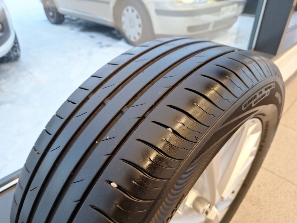 Volkswagen T-Roc 2019 Musta